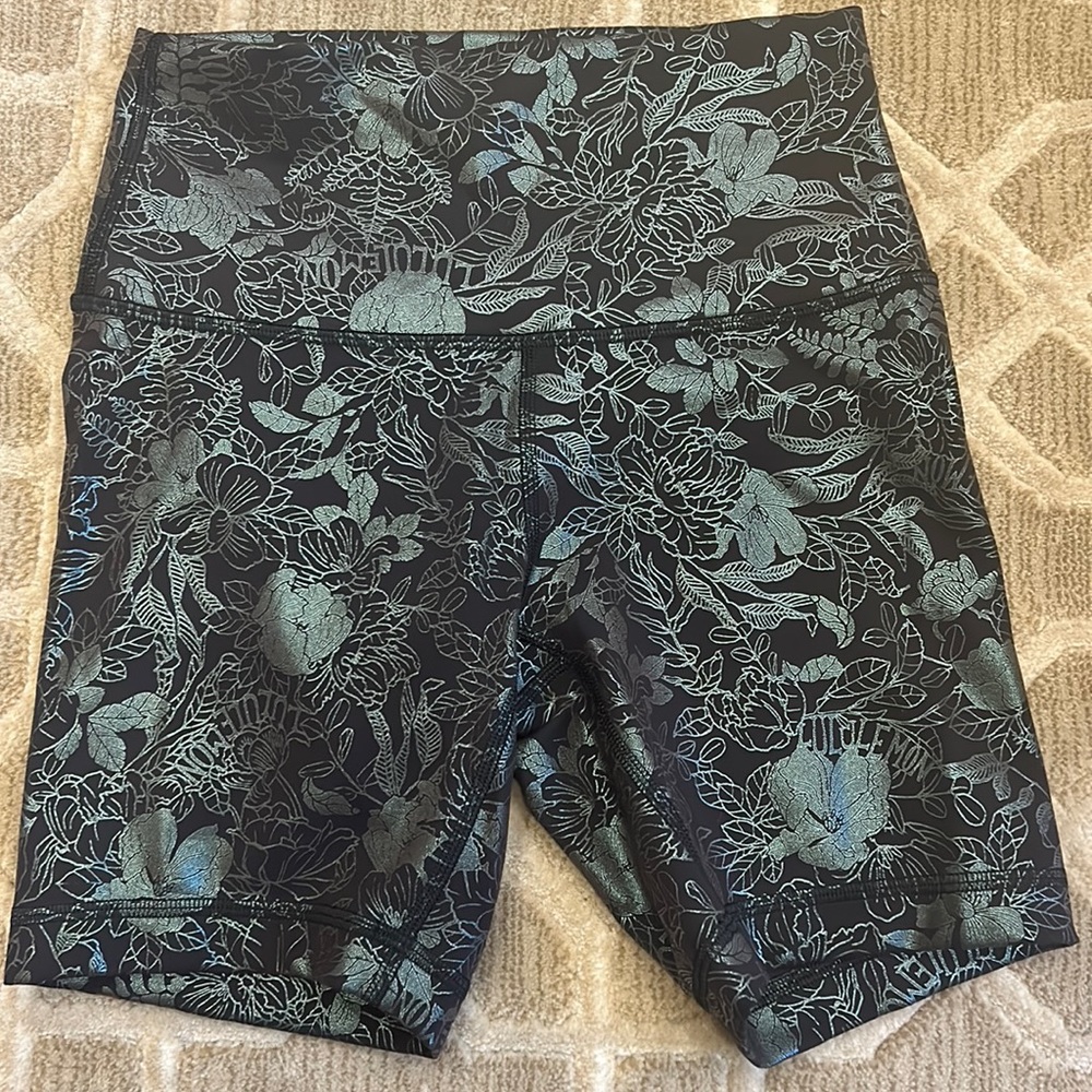 Wunder Train 6” short size 4